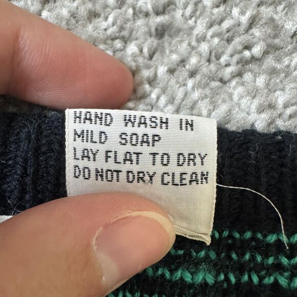 Vintage Genoa Sweater Womens Medium Black Green Acrylic Knit Crewneck 80s 90s - Picture 4 of 8